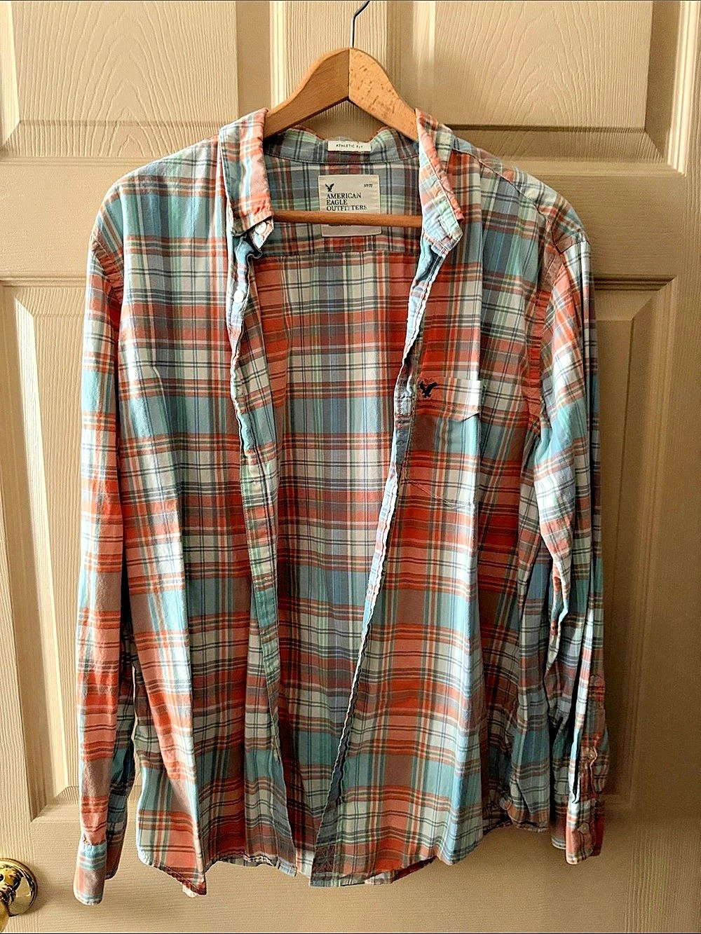 American Eagle Outfitters Plaid Button Down in Blue & Red Size XL